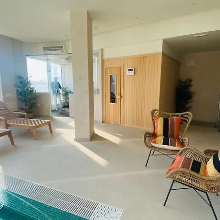 Ocean Views דירה *